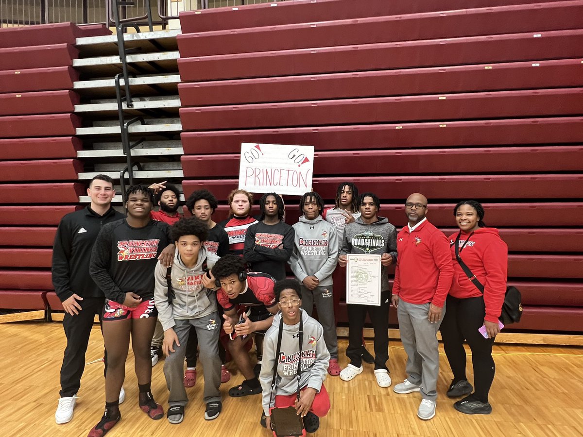 Micah Cottrell is the 144lb Sectional Champ!! 

#AAGV #GoVikes