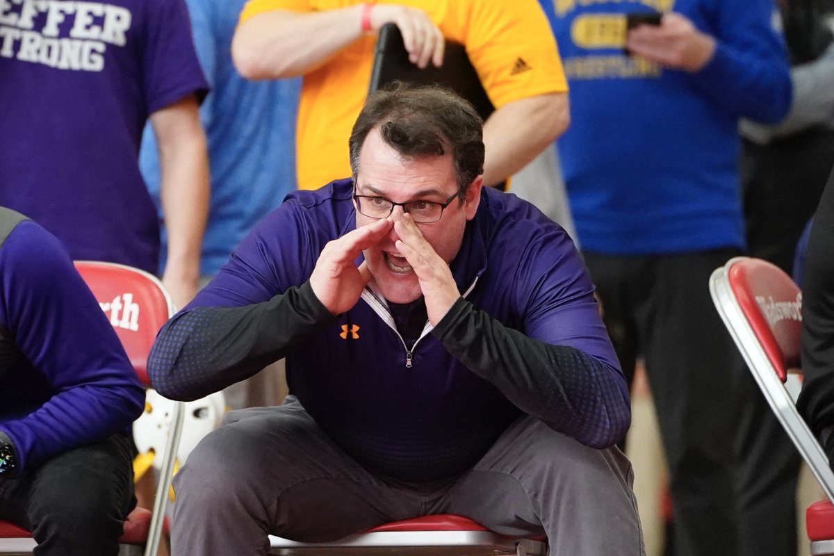 smithrog34's tweet photo. @avoneagles @AvonWrestlingOH Some excitement from the Wadsworth Sectional https://t.co/mKDSCY5GPe