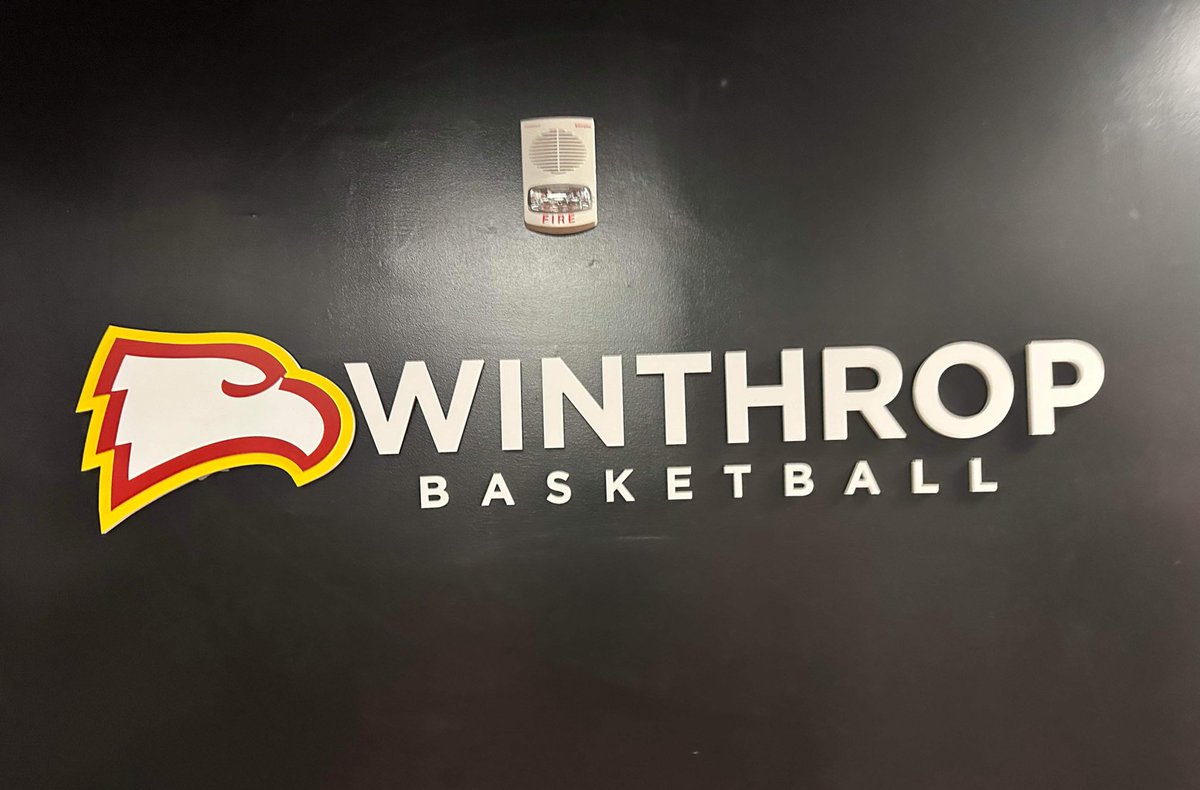 Jordan_DeBolt11's tweet image. Big shoutout to @BigAl__55 for letting me catch his game! 🏀 As a freshman playing for @FundamentalUA, it’s inspiring to watch someone from the FU family excel @Winthrop_MBB #NextGen #BasketballDreams @Timms40 @mikeweinstein55 @NeilFraser0 @Coach_Kurz