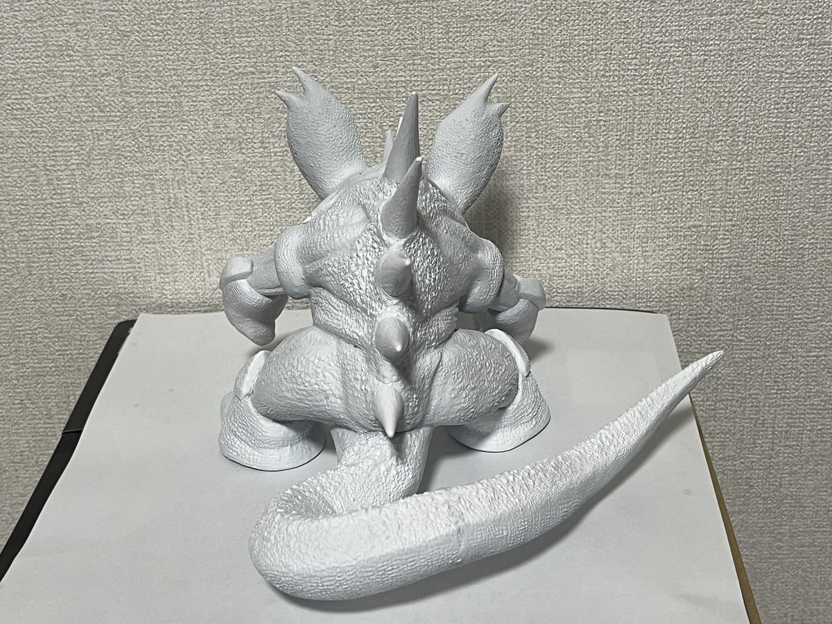 wtZ0EzdcfW42969's tweet photo. 青版のニドキングのイラストがかっこよかったので、フィギュア化した！元絵の水彩画調で彩色したいけど上手く行く気がしないなぁ🥲 https://t.co/LM10b2NZqI