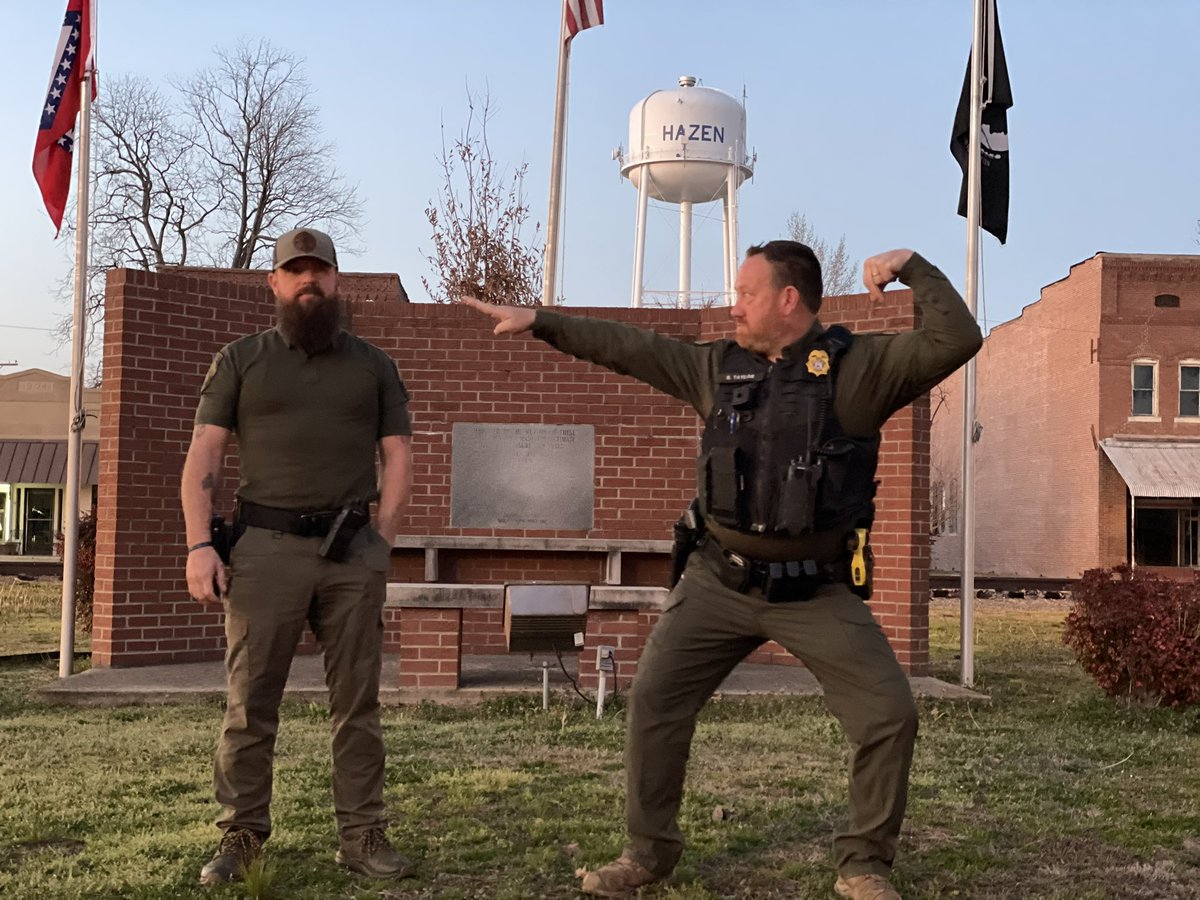sgtdillion's tweet photo. When you upset the boss #chiefbtaylor #sgtdillion #hazenpolice https://t.co/kahdNrHjKJ