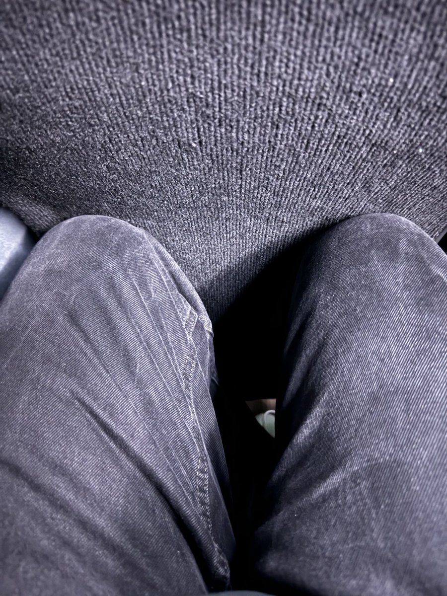 TulaneAthletics's tweet image. Taking the bus back to New Orleans with ⁦@GreenWaveXCTF⁩ after the conference championships. Do buses have exit row seating? #Bigmanproblems #RollWave #DavidTakeover