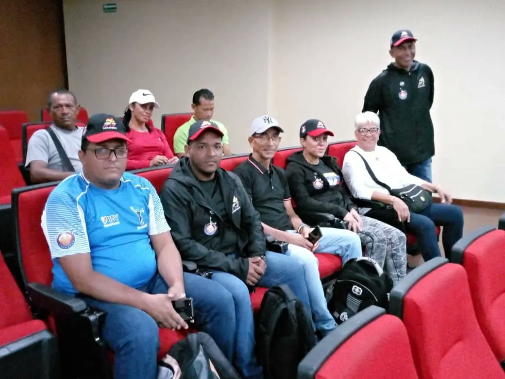 CVGFundeporte's tweet photo. CVG Fundeporte dice presente en la 2da discusión "Reforma de la Ley de actividad física, educación física y deporte del Estado Bolívar. https://t.co/xAwXOFpj6M