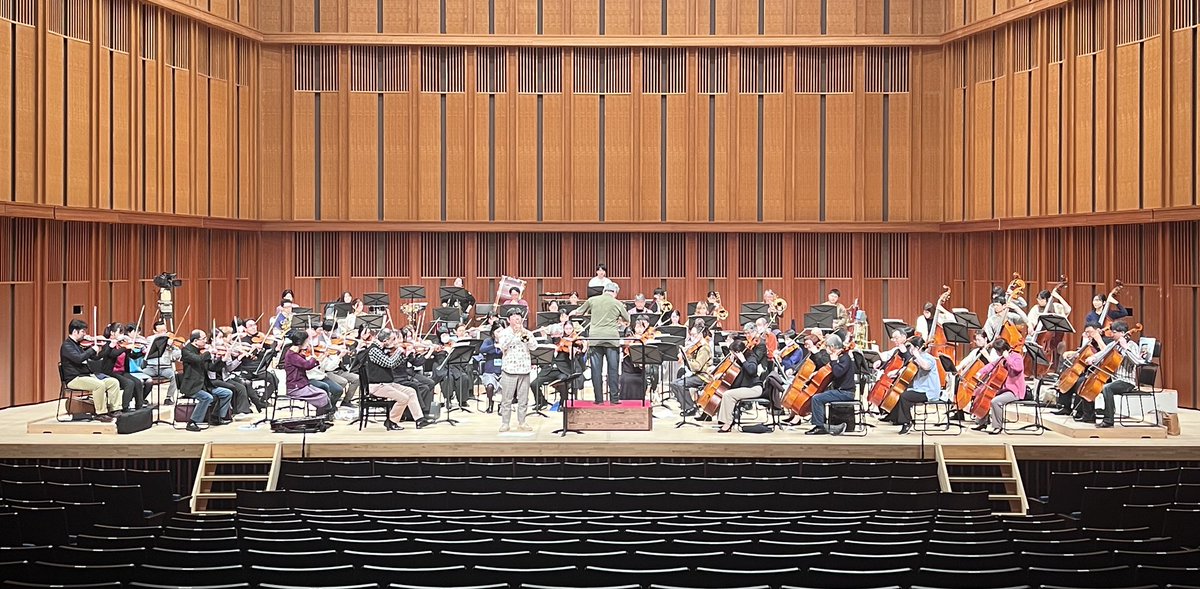 kcpo_osaka's tweet image. いよいよ本番🎶当日券ありまぁす🎫響きが本当に素晴らしい〜🎺　#関西シティフィル  #KCPO #東大阪市文化創造館 #DreamHouse大ホール #ベーメ #トランペット協奏曲 #ワーグナー #パルジファル #シベリウス #シベ5 #関西アマオケ #osaka #orchestra @daisukeshirozu @hcch2019