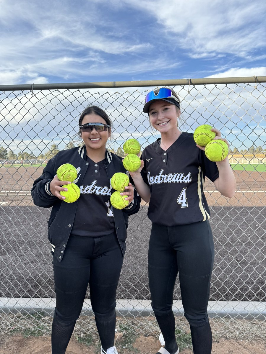 CornejoAlexys's tweet photo. LETS GOO!🔥🔥🔥Nothing like a 4 💣 type of weekend❗️ Going 3-5 TODAY🦾Thank you to everyone coming out and helping us FILL THESE STANDS UP! @AndrewsMustangs We are on 🔥 let’s keep this 🚂 ROLLING GIRLS! #godisgood #SettingHighGoals #LoveMyTeamates @JaimeBoswell2 @lee_scheide @MustangsNetwork @Andrews_ISD @NewsWest9Sports @EliqueJenna @cbs7sports @Big2_Sports @chris_MRTsports @KaylerSmithTV @CornejoLC0713 @LoneStarVarsity @coachcanaba @Stro12Angelica @Hey_Coach_Bobby @BryanBlackNSR @Coach_SniderSB @royast24 @TXBPremier @leilua18 @toby_chism_nsr @coachkoons @Anewsconnection @suncitybrit @CoachTJHubbard @DukeCoachYoung @CoachMcKenneyLU @CoachMandy13 @Beirne_10 @CoachJReeves @_shayknighten @Taylor_Wike_ @USASoftballDFW @HollyKenedi @guevara_ryanna @Rose25822