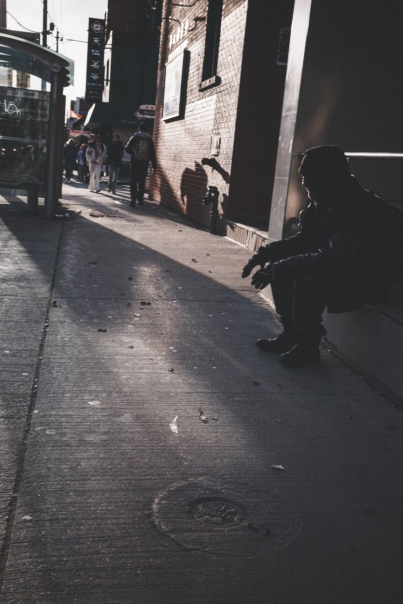 🖼️: “Silhouetted Thoughts”
📅: February 23rd, 2024
🗺️: #Toronto #Ontario #Canada 
📸: #Ricoh #GRIIIx 
🎞️: 1/400, f8, ISO 500
.
.
.
.
🏷️: #streetphotography #streetphoto #photography #streetlife #travel #city #photographyisArt #urban #art #travel #photo #travel #StreetsofToronto