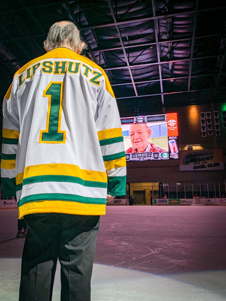 Musketeerhockey's tweet image. The Musketeers are not what they are today with out these three who tonight we’re inducted into our Ring of Honor. Gary Lipshutz, Jim Peck and Scott Shoffstall. Congratulations gentlemen and thank you for all you’ve done for this organization 

#SCMusketeers | #USHL | #SiouxCity