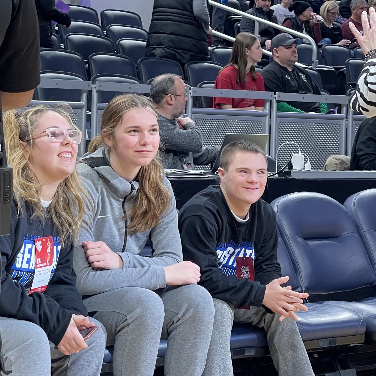 hank 🇰🇷 tweet media