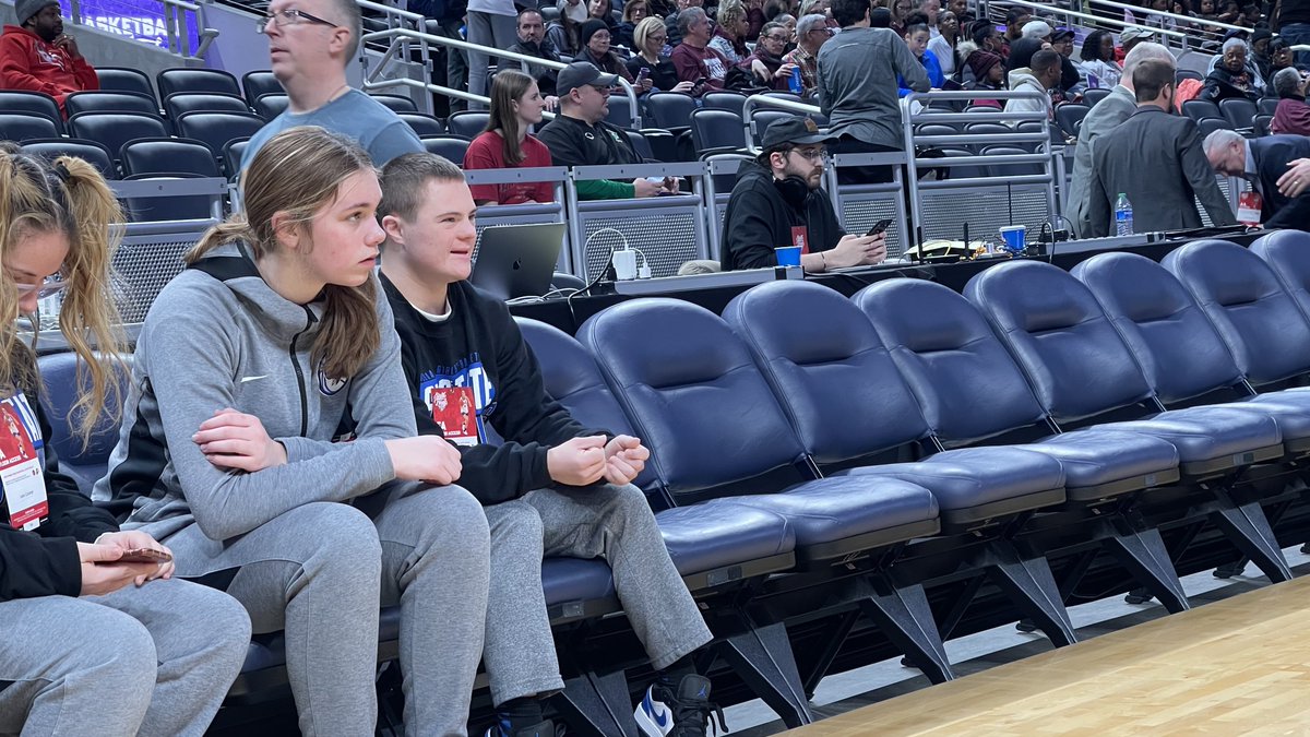 hank 🇰🇷 tweet media