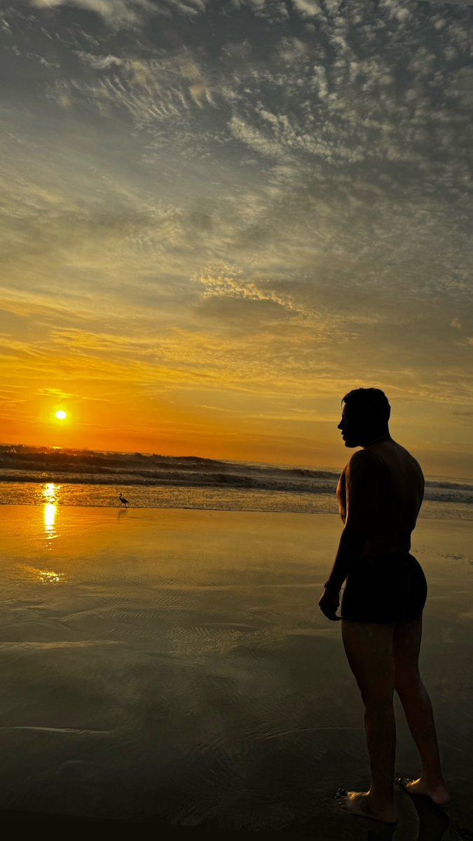 pieroleon2801's tweet photo. 🌅🌊 https://t.co/9Cq1C5m1Df