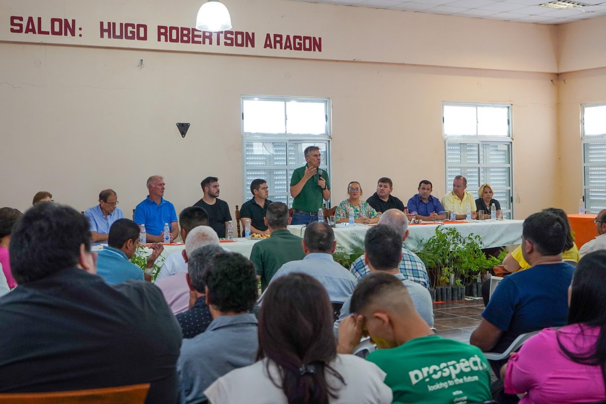 Entrega de certificados a Productores Beneficiarios del Fondo Nacional de Bosques 🌳 📜

🤝🏼 Junto al ministro de Producción, Hernán Halavac, reconocimos y apoyamos a los productores que contribuyen a la conservación de nuestros pueblos nativos.