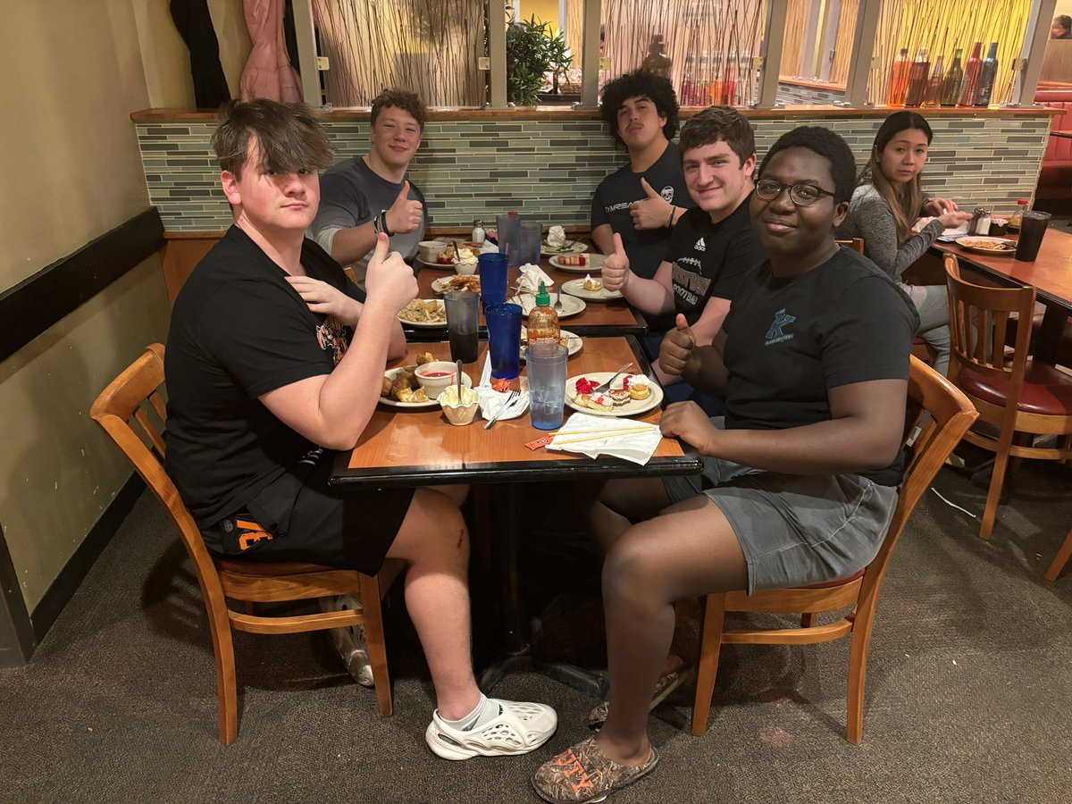 Westview O-Line taking down china buffet tonight💪, love these guys #teambonding <a href="/OPS_WestviewFB/">Westview Wolverines Football</a>