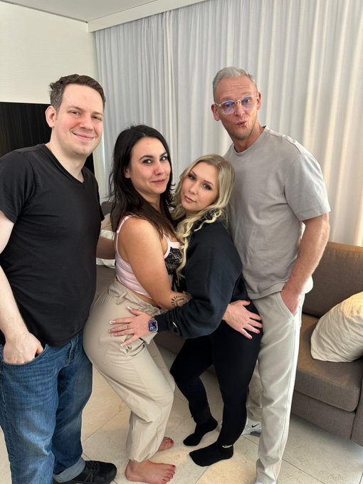 Es war wirklich ein hei&szlig;er Dreh&hellip; W&uuml;rde ich an deiner Stelle lieber nicht verpassen !🎬🎥 https://t.co/6FgjcRjXeX<a href="/tag/lenaliebtslaut"class="tags"><span>#lenaliebtslaut</span></a><a href="/tag/nachbarnliebenmich"class="tags"><span>#nachbarnliebenmich</span></a>