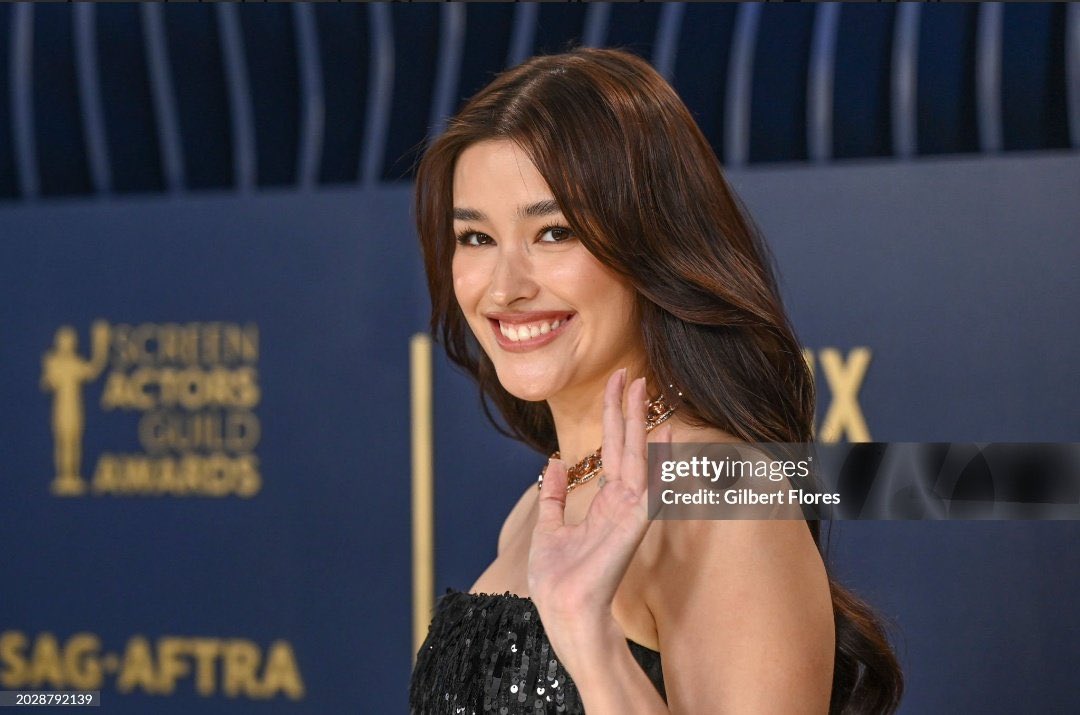 liza soberano is STUNNING

 #SAGAwards