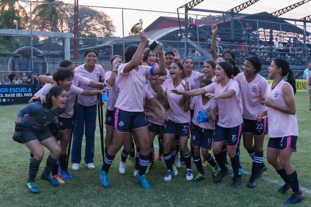 DanielQuijada10's tweet photo. 🥇 La victoria se la llevó el equipo dirigido por @DTPomonti (3-2) y representarán a Bolívar en la siguiente fase.

En diciembre 2023, el equipo profesional conquistó la fase regional de la Liga Nacional de Desarrollo y en este mes de marzo debutarán en la Copa Venezuela 2024. https://t.co/6PJw0frB70