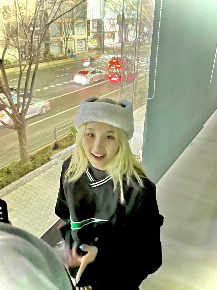 Lapillus_twt's tweet photo. 벌써 2월이 끝나가🥺

이 모자 맘에 드는데 이제 못 쓰나….😩
빨리 봄이 오면 좋겠다😊

#Lapillus #라필루스 #Shana #샤나 https://t.co/olwml15vjo