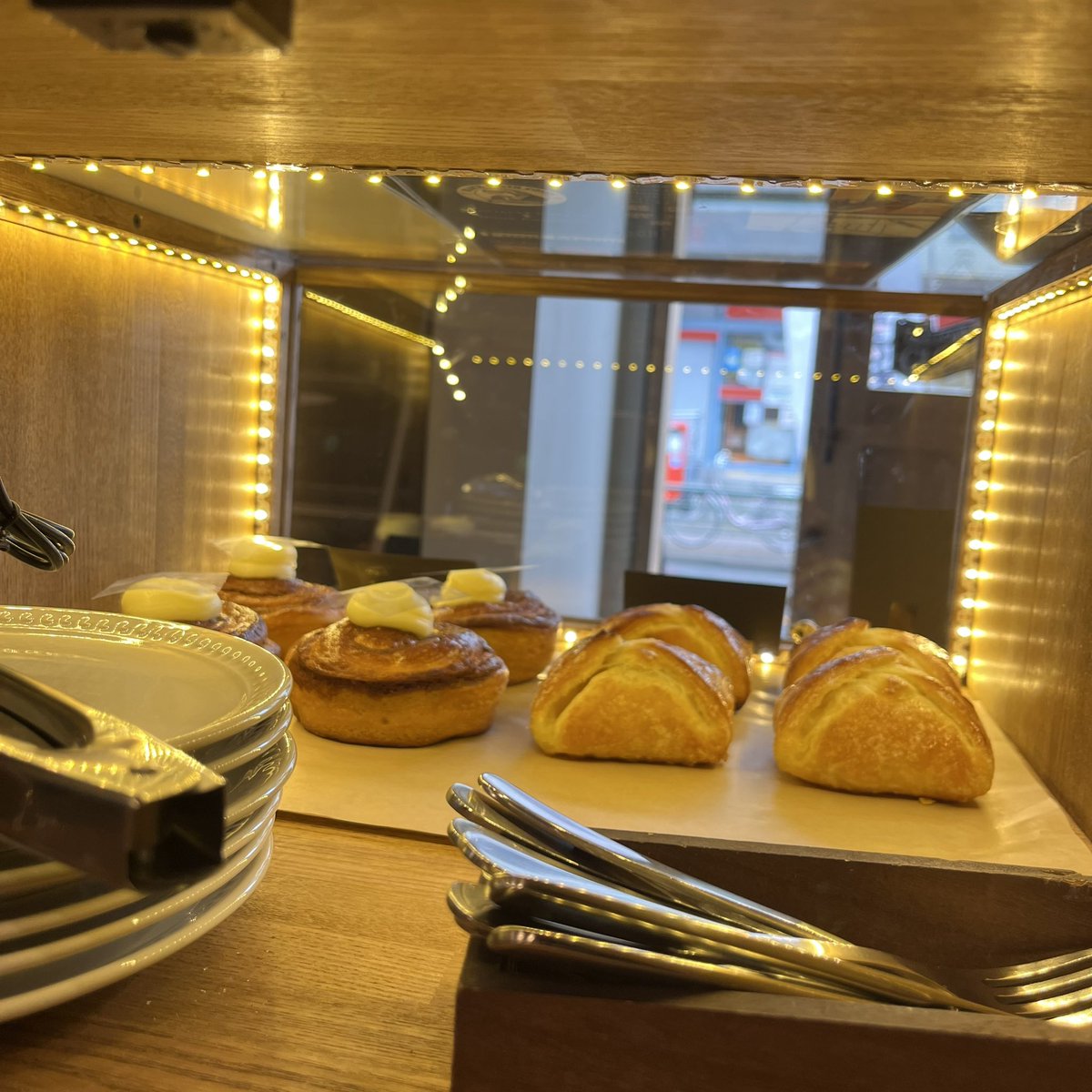 2/25 11:00-17:00
オープンしました！！

あいにくの雨ですがお待ちしております☔️