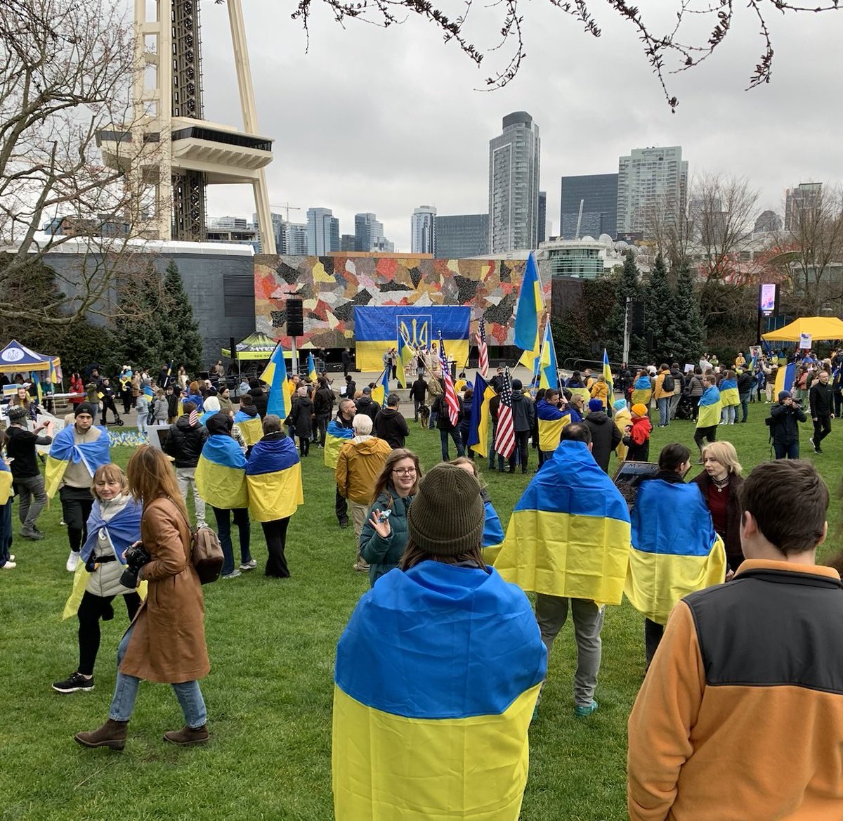 UDS4Ukraine's tweet photo. Today marks two years of full-scale invasion of #Ukraine. #Seattle, we #BelieveInUkraine! #UkraineWillWin! https://t.co/jDzYPHHH2g
