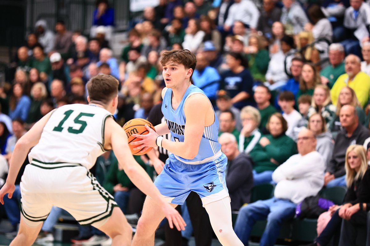 ElmhurstBluejay's tweet photo. At the half in the CCIW Tournament Final, @elmhursthoops leads 30-22 over Illinois Wesleyan! #FlyJaysFly

Follow live➡️https://t.co/Y0GbPwbgza

📸@KodiakCreative https://t.co/1ipDBvbA1K