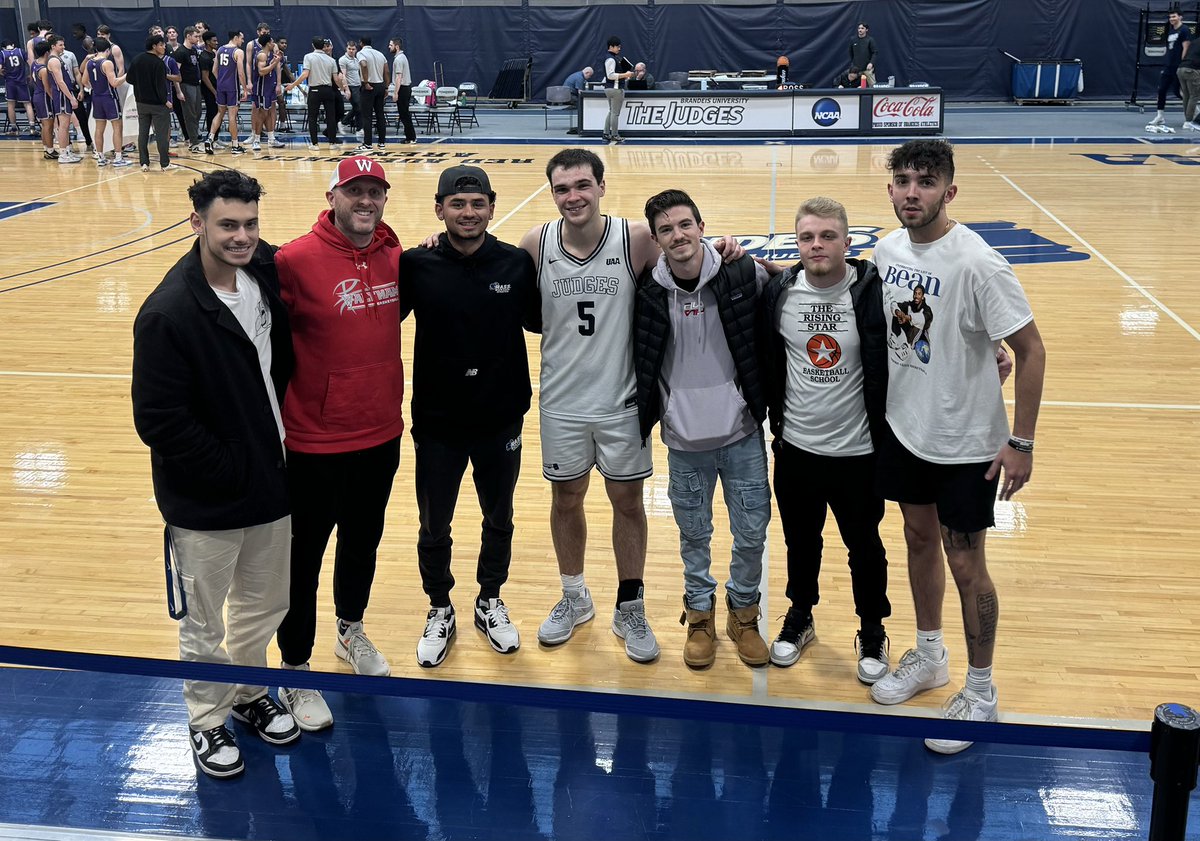 WalthamHoop's tweet photo. Our guy, @_ryanpower5 playing his final game! Lots of cliches exist, but genuinely speaking, humble, quiet, determined, he did it right! Proud to have watched those final minutes! Forever grateful to who you are! @WHawkSAthletics https://t.co/Uj6Dkw9bp8