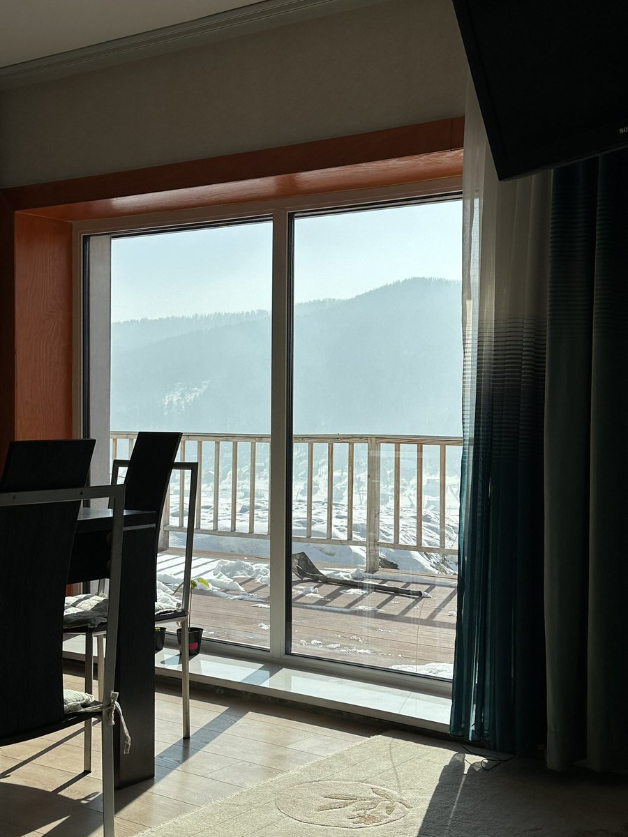 <a href="/bold_mood/">Болд МООД</a> агаарын чанарын хэмжилтийн төхөөрөмж суулгалаа.
Өнөө өглөөний байдлаар гадна -27 хэмтэй ч дотор +20, агаарын чанарын бусад үзүүлэлтүүд маш сайн.
Бүх юм нараар!!
Пассивхаусын дотор агаарын чанар дээд зэрэглэлд байгаа нь ердөө л агаар сэлгэлт, битүүмжлэл, дулаалгын ач.