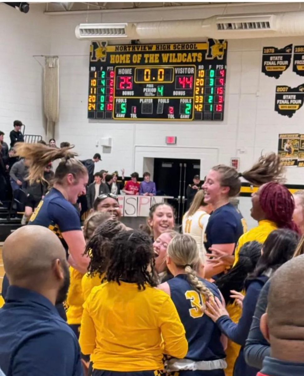 Varsity 🐆’s get a 44-25 victory over Northview! They’re 2024 Sectional Final champs!!! @madisonfinch32 led the way with 15 points @KenzieDavis24 had 14pts @JadaShoup had 9 pts @Bralynnedunn17 4pts @Madison24Welch 2pts #GOPANTHERS