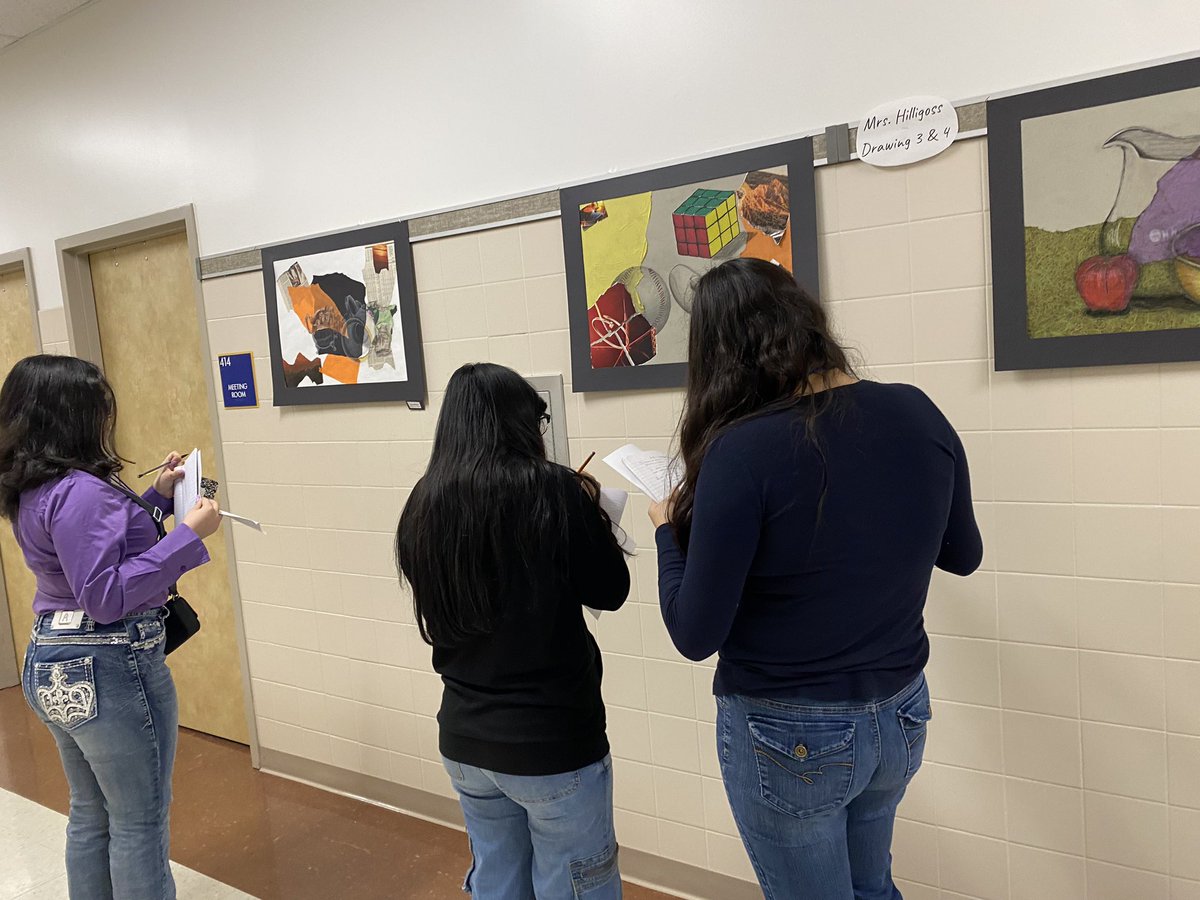 CAAP French 2 students putting their art appreciation skills into use by exploring and describing the art at @ChannelviewHS @CvisdT @ChannelviewISD #wearechannelview #langchat @emet_crz @benitezclb @amyeckMLCisd