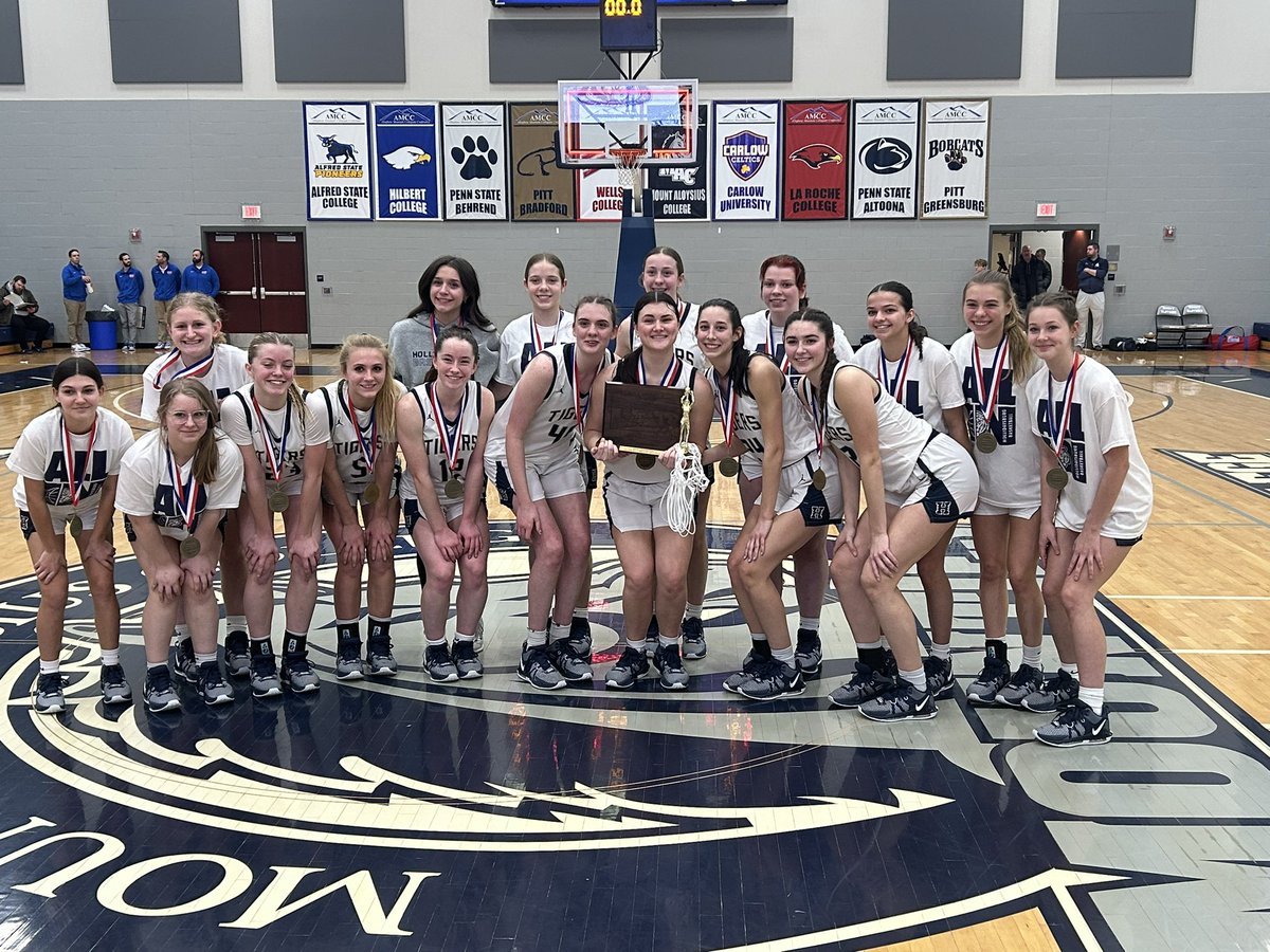 GTigerSports's tweet photo. Congratulations to the Lady Tigers for repeating as @PIAADistrictVI 5-A Champions. Well done ladies! https://t.co/R6hagk49QL