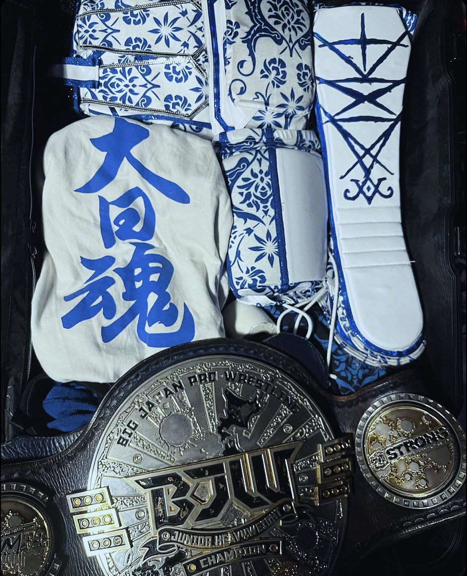 EnderKaraPW's tweet photo. 大日本プロレスの皆様、
今午前4時だ、まだ起きてるよ。
話したよな?
このベルトは俺のものだ。
昨夜は49分ごろ戦った。
@BodyslamProWres
オファーを聞いてくれてありがとうございました。
@TheJordanOIiver
受け入れてくれてありがとう。
お前は素晴らしいプロレスラーだ、
日本でまた会いましょうね?🤝🏼
@BJWOfficial
次のタイトルマッチはどこ?
考えがある..
おい、@rekkatw
お前の国民の前でこのタイトルをかけて戦って。
どうする?
#StrongJ
#bjw