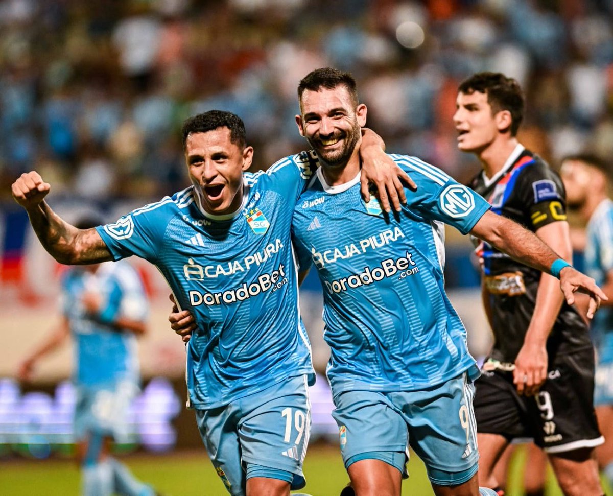 mcaute7's tweet photo. Gran partido de todos, felicitaciones Max por tu primer gol y gracias a todos por su apoyo. #caute

📸 @amelgarejob @ClubSCristal https://t.co/Qp0xZLOhMr