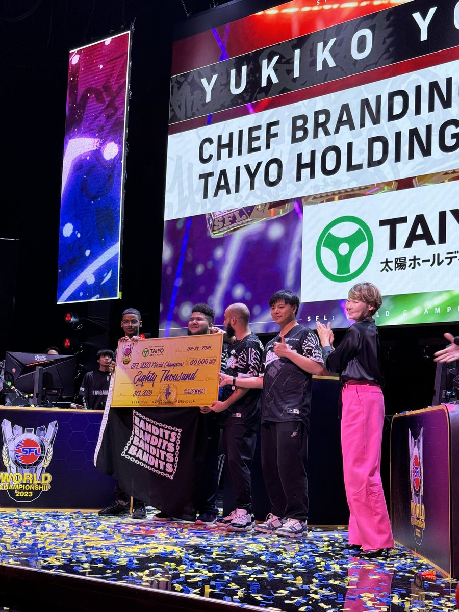 SPM_CABA's tweet photo. After 4 years of trying, today we did it!

World Champions of Street Fighter League!

Now we got two rings💍💍

Thank you @banditsgaming_ for the opportunity

Thanks to my teammates for making this possible @_MenaRD__ @Chris_Tatarian @Xiaohai_ 
Thank you God

Thanks to all of you https://t.co/WF4u1ysb7L