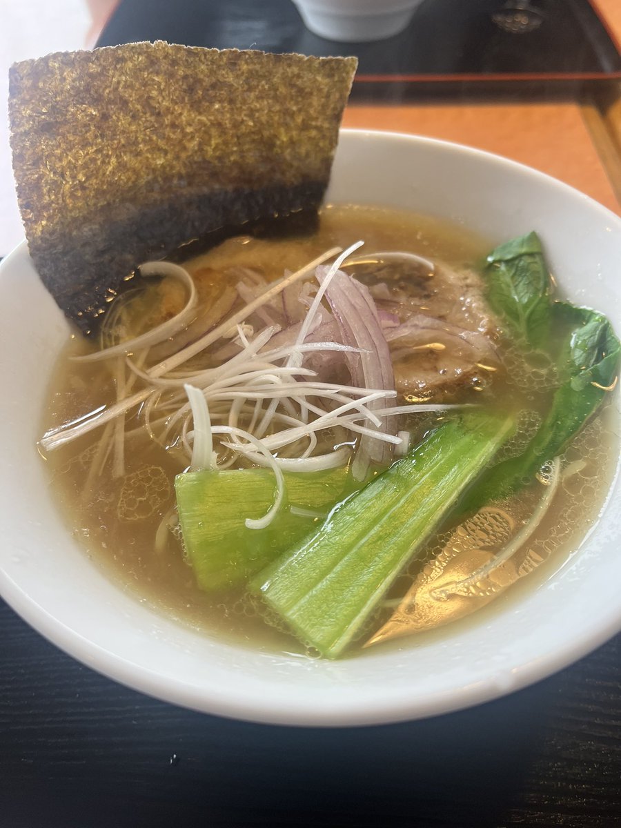 mi2xx's tweet photo. 今日の1麺🍜
豚骨醤油ラーメン
#KIMEN
#豚骨醤油ラーメン
#岐阜県
#ラーメン好き https://t.co/5Y5LQP9LX1