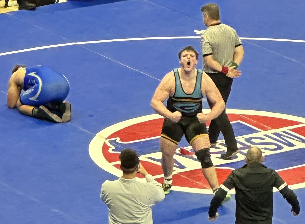 GHS_Dogs's tweet image. HE’S DONE IT! 
@DerekJoiner61 Undisputed, undeniable, irrefutable State champ 🏆

Brining the first state champion in 21 years at Grandview! Overall Record of 35-1! #GotThatDawg #EverythingEarned #FutureStrong

LETTTSSSS GOOOOOO!!!!