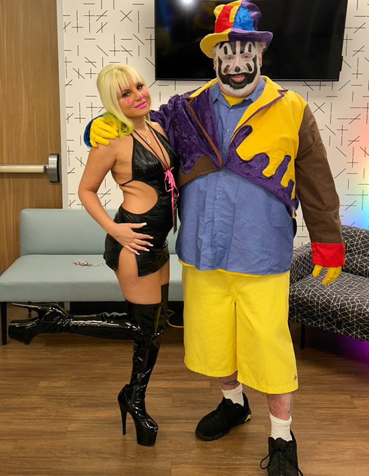 Happy Juggalo weekend! https://t.co/dvBAC3OTye