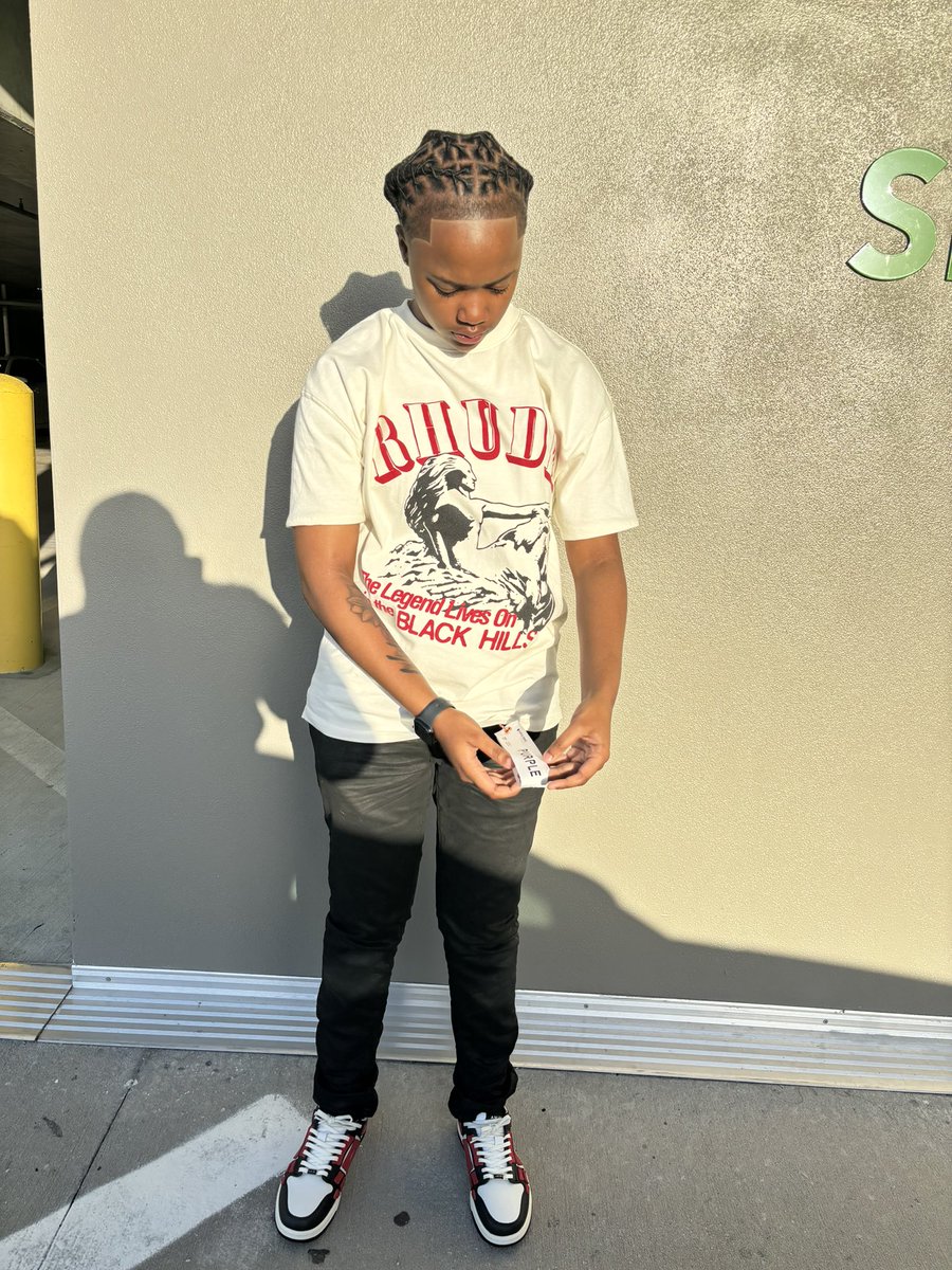 EverybdyluvV's tweet photo. She dreaming bout us Fckn and all I said is”hey how u doin”⛹🏾‍♂️🫠 https://t.co/6tWdRq3rEC