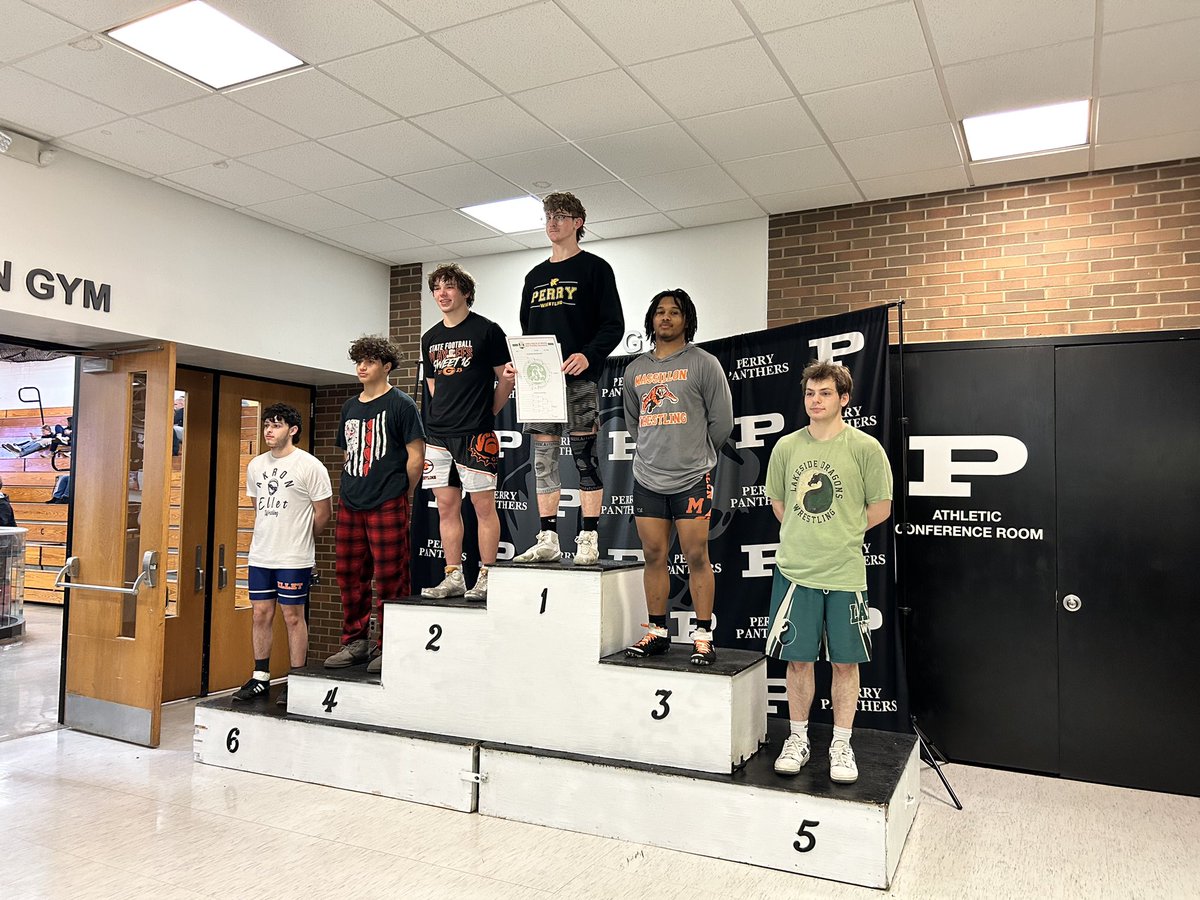 ShonRob24's tweet image. 3rd Place at sectionals 165Lbs @ObieWrestling #wrestling #WrestlingCommunity #OHSAA
