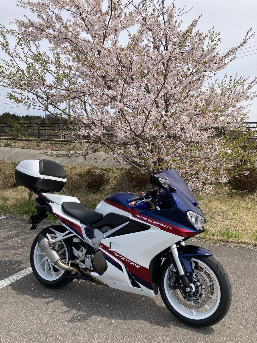 VFR800F
とてもいいバイクでした。
思い出いっぱいありがとう😊