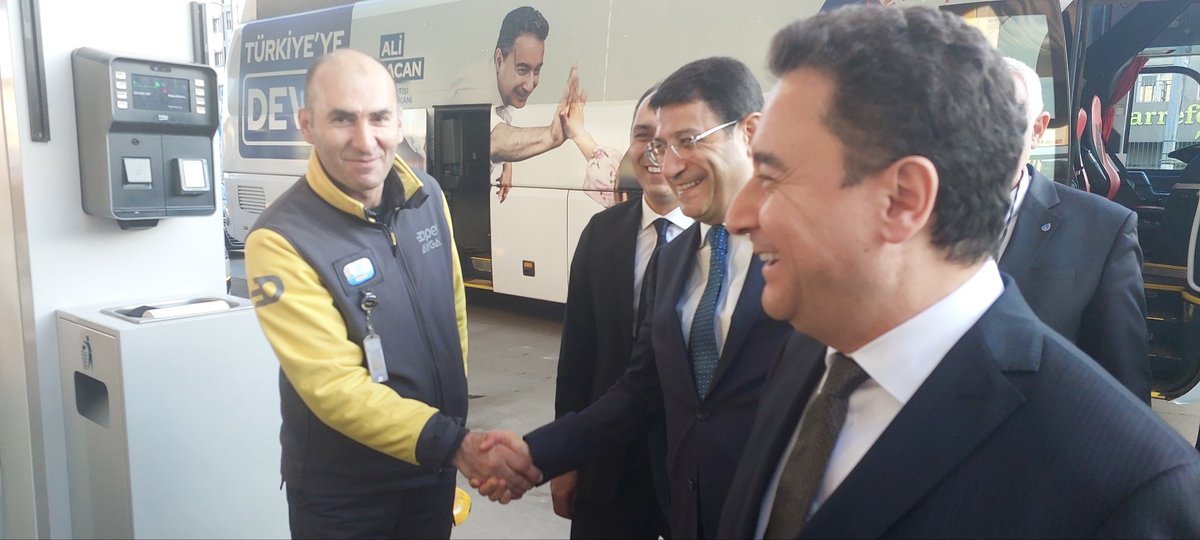 Genel Baskanimiz <a href="/alibabacan/">Ali Babacan</a>  Ümraniye de halk8miz ile bulustu. Liyakatin ve adaletin temsilcisi her vatandasi DEVA catisi altinda bekliyoruz. <a href="/A_HakanAgaoglu/">Ali Hakan Ağaoğlu</a> <a href="/Mimarhasankeles/">Mimar Hasan KELEŞ</a> <a href="/avidrissahin/">Av. İdris Şahin</a>