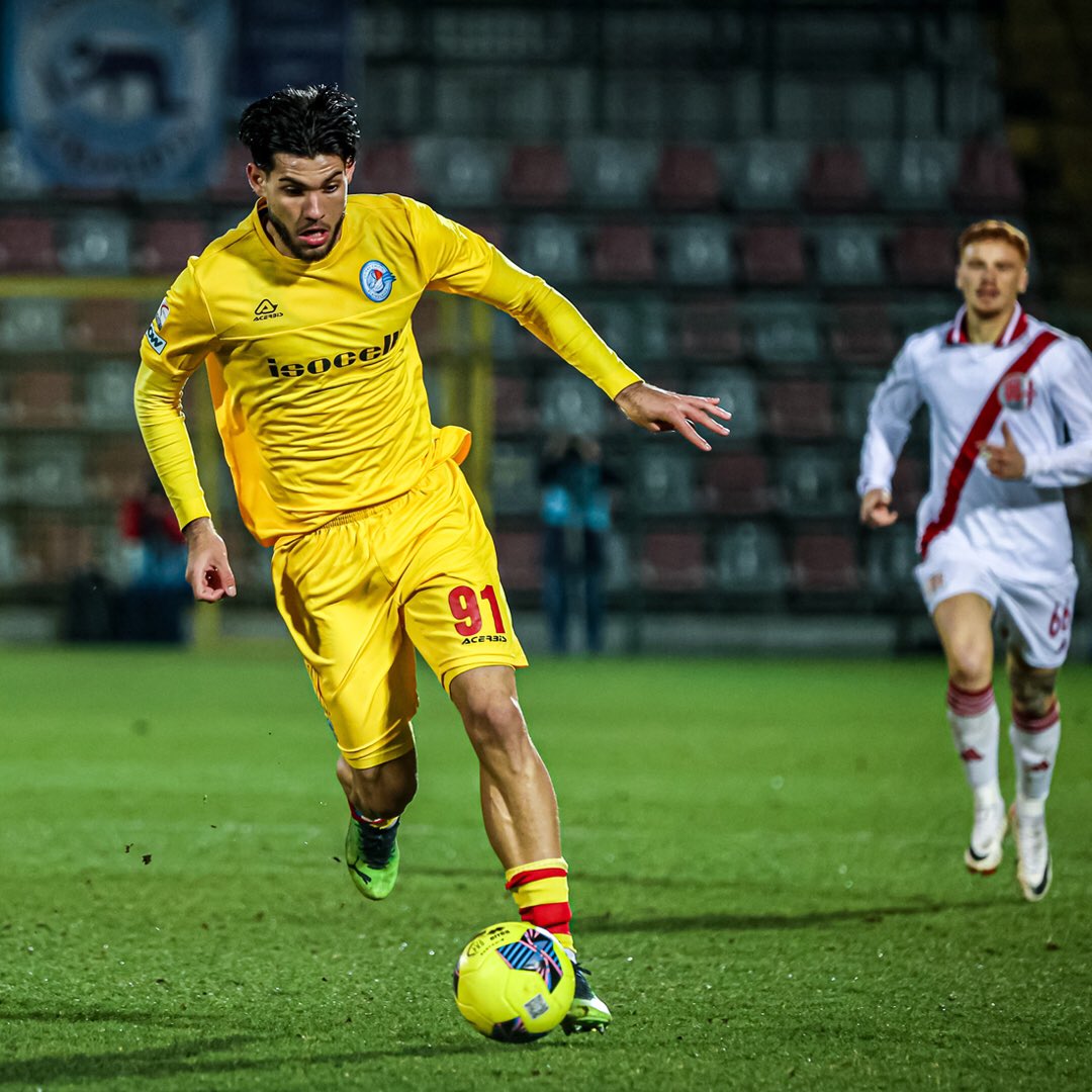 UCAlbinoLeffe's tweet photo. Online sul nostro sito 💻 le foto del match 🆚 @usalessandria 📸
Eccole tutte ▶️ https://t.co/LCKjjRd66l 👀

#SerieCNOW #ALEALB #ForzaScècc #ForzaaL 💙 https://t.co/h1i7C1sYCv