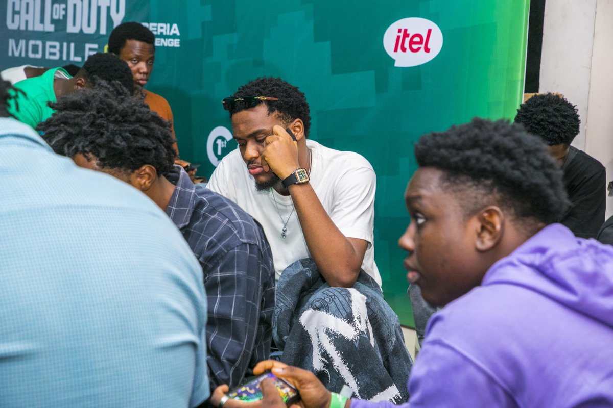lifeofebaba's tweet photo. Thanking @carry1st and also @itelNigeria for this great opportunity. I won the Call Of Duty: Mobile exhibition match with my Uni team and was also the 1st runner up for the FFA. This was a great experience and i also wish to experience more of this in PORT HARCOURT CITY. #CODMNG https://t.co/UZvAnnEcD1
