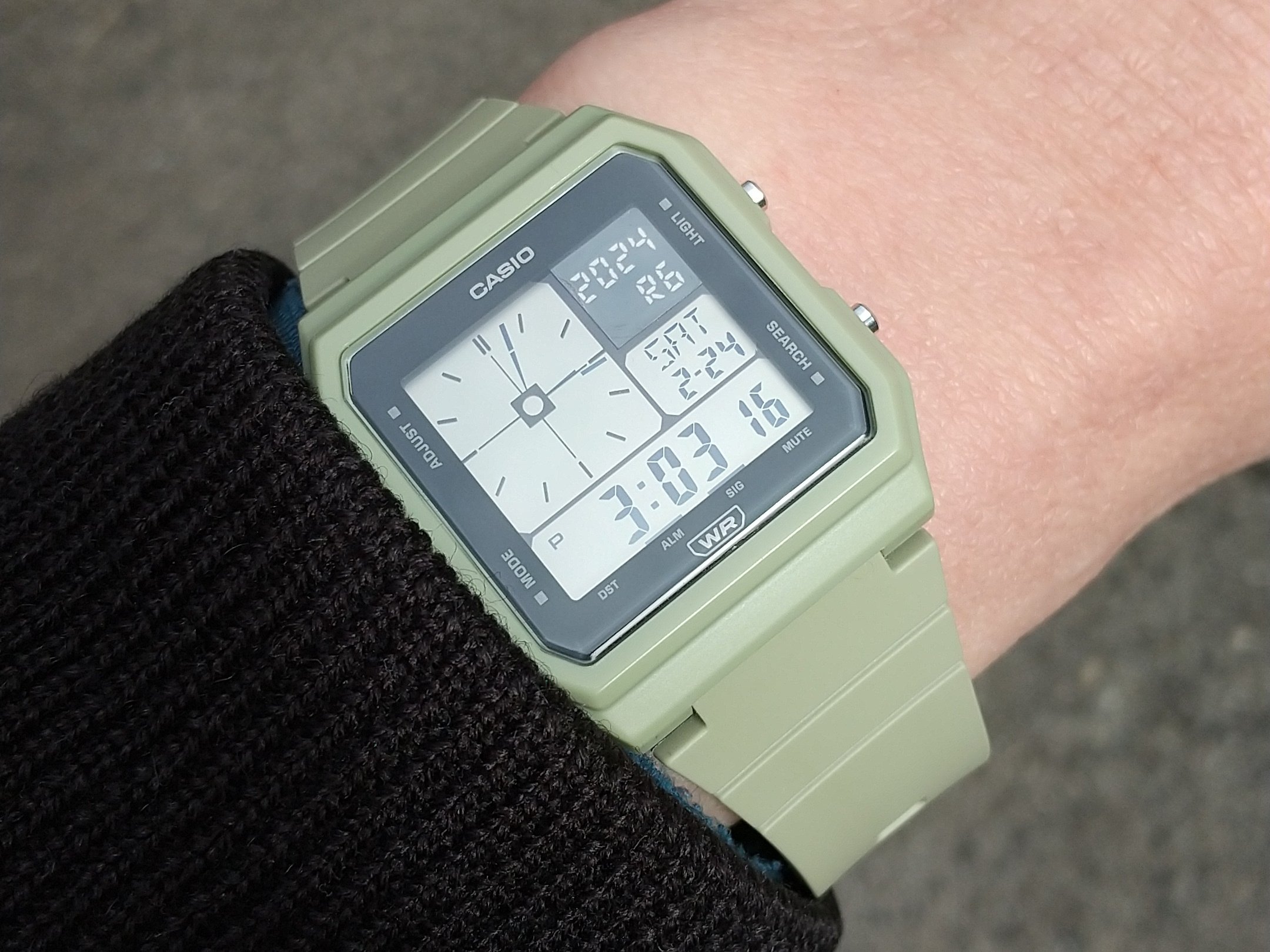 西暦と和暦を表示するように改造したLF-20W
