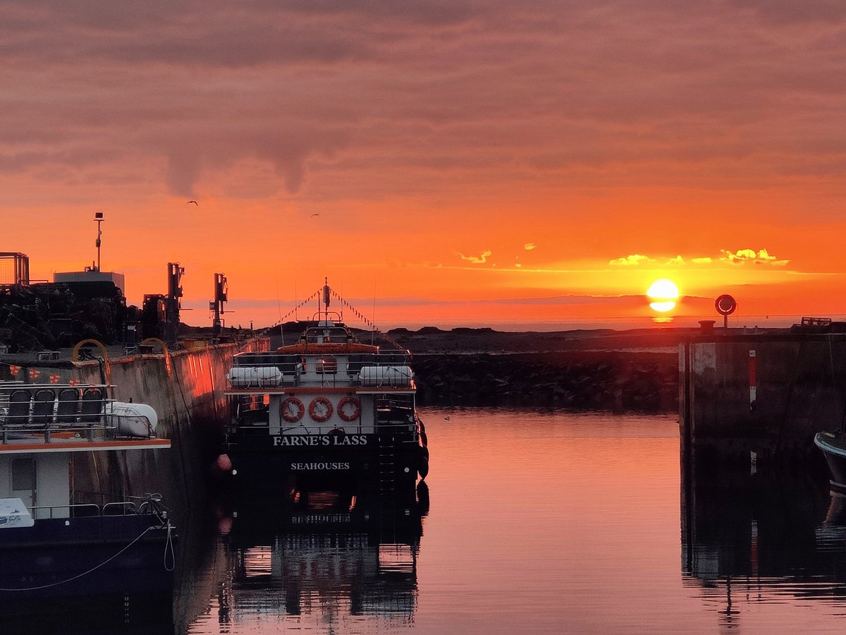 Lovely sunrise this morning. Early start moving Farne's Lass ready for Grey Seal Cruises today. farne-islands.com