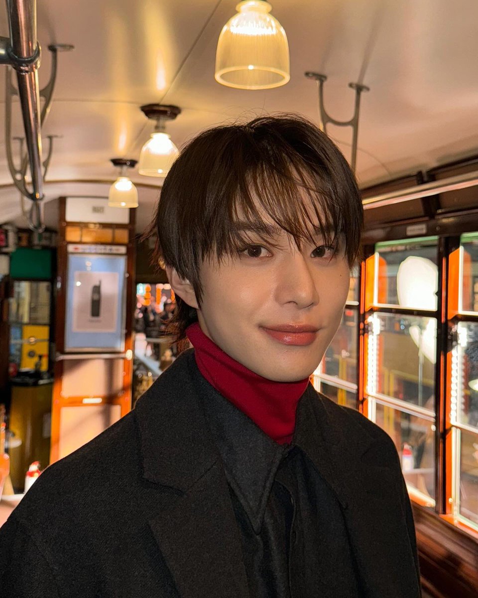데이 tweet media