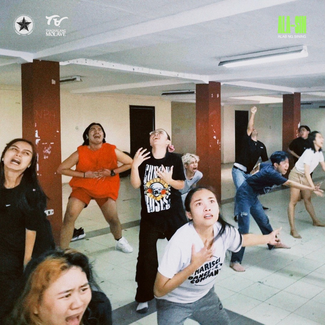 puptm_official's tweet photo. 𝗦𝗔𝗟𝗔𝗠𝗔𝗧 𝗦𝗔 𝗣𝗔𝗚𝗦𝗔𝗟𝗜!

Isang masining na pasasalamat ang nais ipabatid para sa mga artista ng bayan na silang dumalo at nakibahagi sa 𝑲𝑨𝑵𝑻𝑨, 𝑲𝑨𝑵𝑻𝑨, 𝑷𝑨𝑨𝑵𝑶 𝑲𝑨 𝑮𝑰𝑵𝑨𝑾𝑨? Songwriting Workshop na pinangunahan ni Carmella Santos, https://t.co/aX6n4HenCS