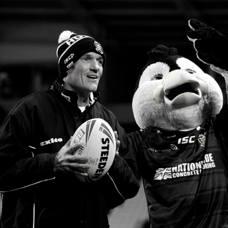 hullfcofficial's tweet photo. Today marks four years since the sad passing of former player Adam Maher ❤️

Adam was cruelly taken by Motor Neurone Disease at the age of 47 - you can support @mndassoc with a donation to help continue their key research and support of those within the MND community.

⚫️⚪️ #COYH