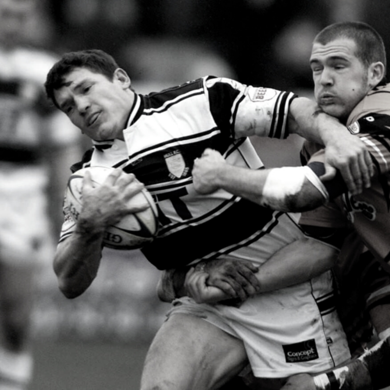 hullfcofficial's tweet photo. Today marks four years since the sad passing of former player Adam Maher ❤️

Adam was cruelly taken by Motor Neurone Disease at the age of 47 - you can support @mndassoc with a donation to help continue their key research and support of those within the MND community.

⚫️⚪️ #COYH