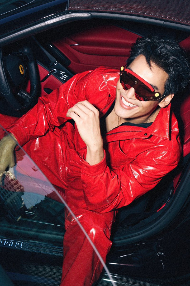 ApoNattawinofc's tweet photo. 2 Million #ApoxFerraristyle 😍

APO WITH FERRARI IN MILAN

@Nnattawin1 @ferraristore 
#ApoNattawin #apocolleagues 
#FerrariFW24 #MFW https://t.co/mgFXhVrgNq