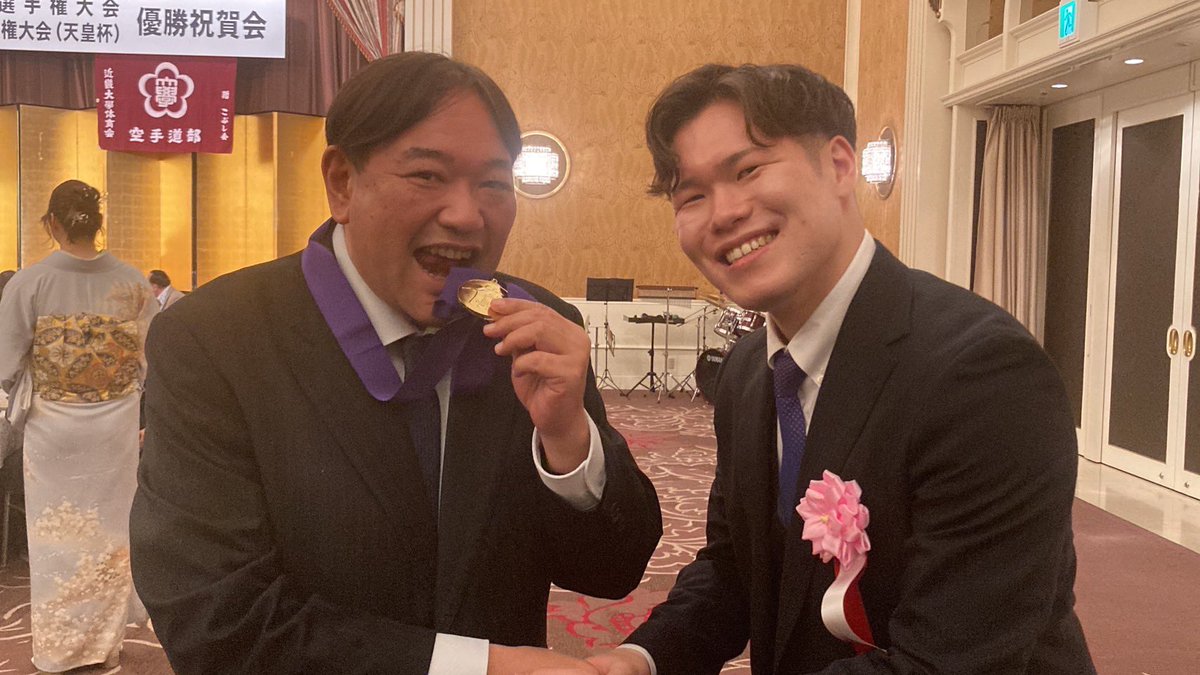 OKINAWASHUREIDO's tweet photo. 安藤の金メダルかけさせてもらった https://t.co/4WcLCygkCZ