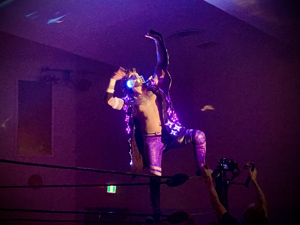 paliontology's tweet photo. Next up we got Travis Williams (With his parents Abe and Susan) against the Duke of Dragonite for the Vancouver City Championship. Huge singalong  in the Boombox for Evan coming out to Like a Prayer 😂#RumblePak #HonestTravis #ActWithIntegrity https://t.co/F3zwLtlRvI