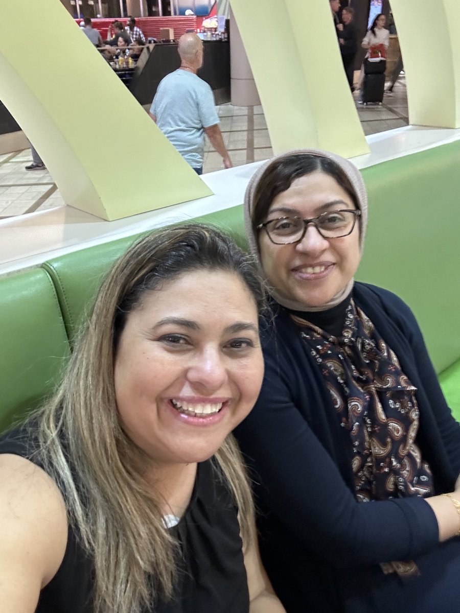 ⁦<a href="/AnwaarSaeed3/">Anwaar Saeed</a>⁩ #SantaMonica #LA when #SOGO24 team member meets with  #TTLC ⁦<a href="/IASLC/">IASLC</a>⁩ member on their way back #Oncology ⁦<a href="/LudiCa19862/">Ludimila Cavalcante</a>⁩ #phaseI #WomeninOncology